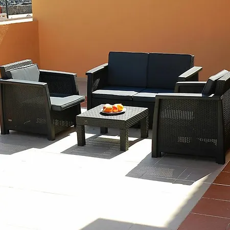 Front Beach, 4 People, Free Wifi شقة