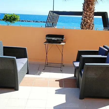 Front Beach, 4 People, Free Wifi * Puertito de Guimar