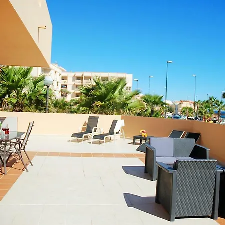 Front Beach, 4 People, Free Wifi Appartement
