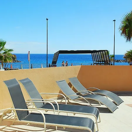 Front Beach, 4 People, Free Wifi 圭马尔港